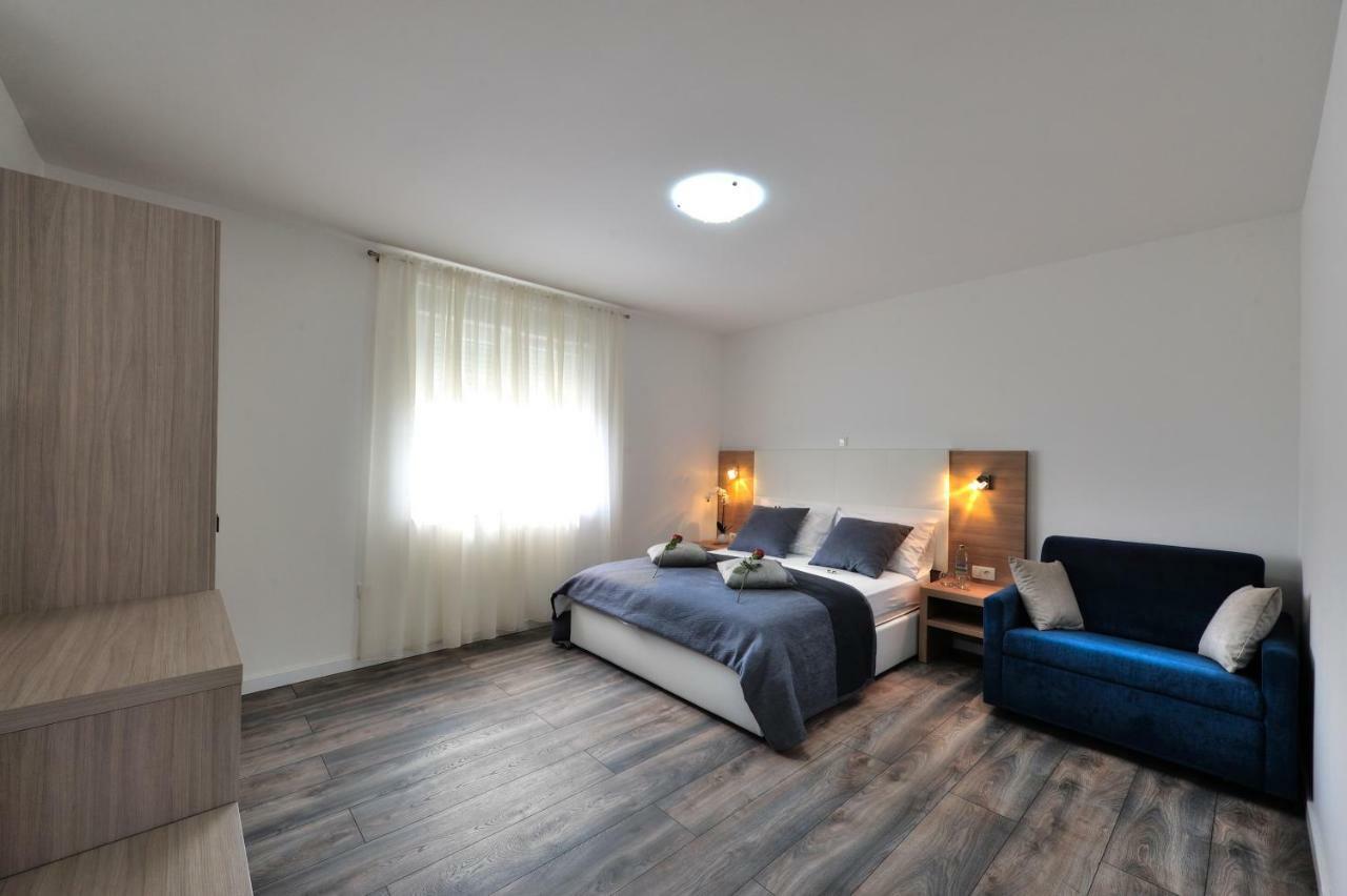 Sunset Apartment *